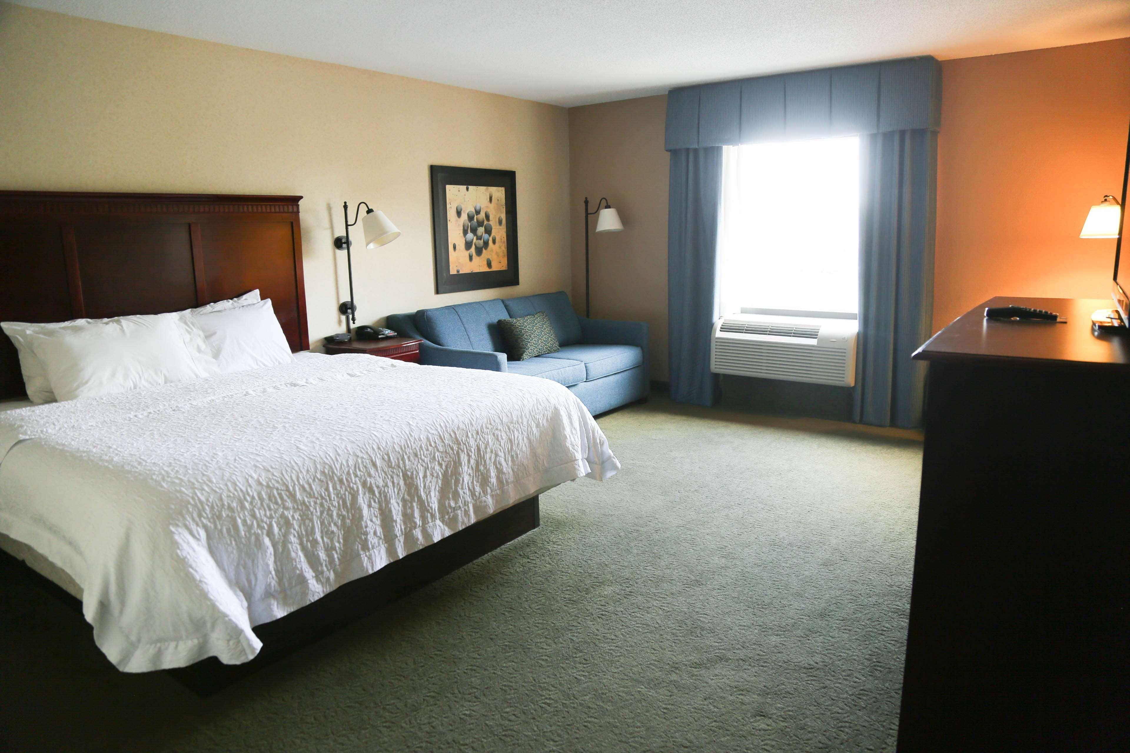 Hampton Inn Морхед Екстериор снимка