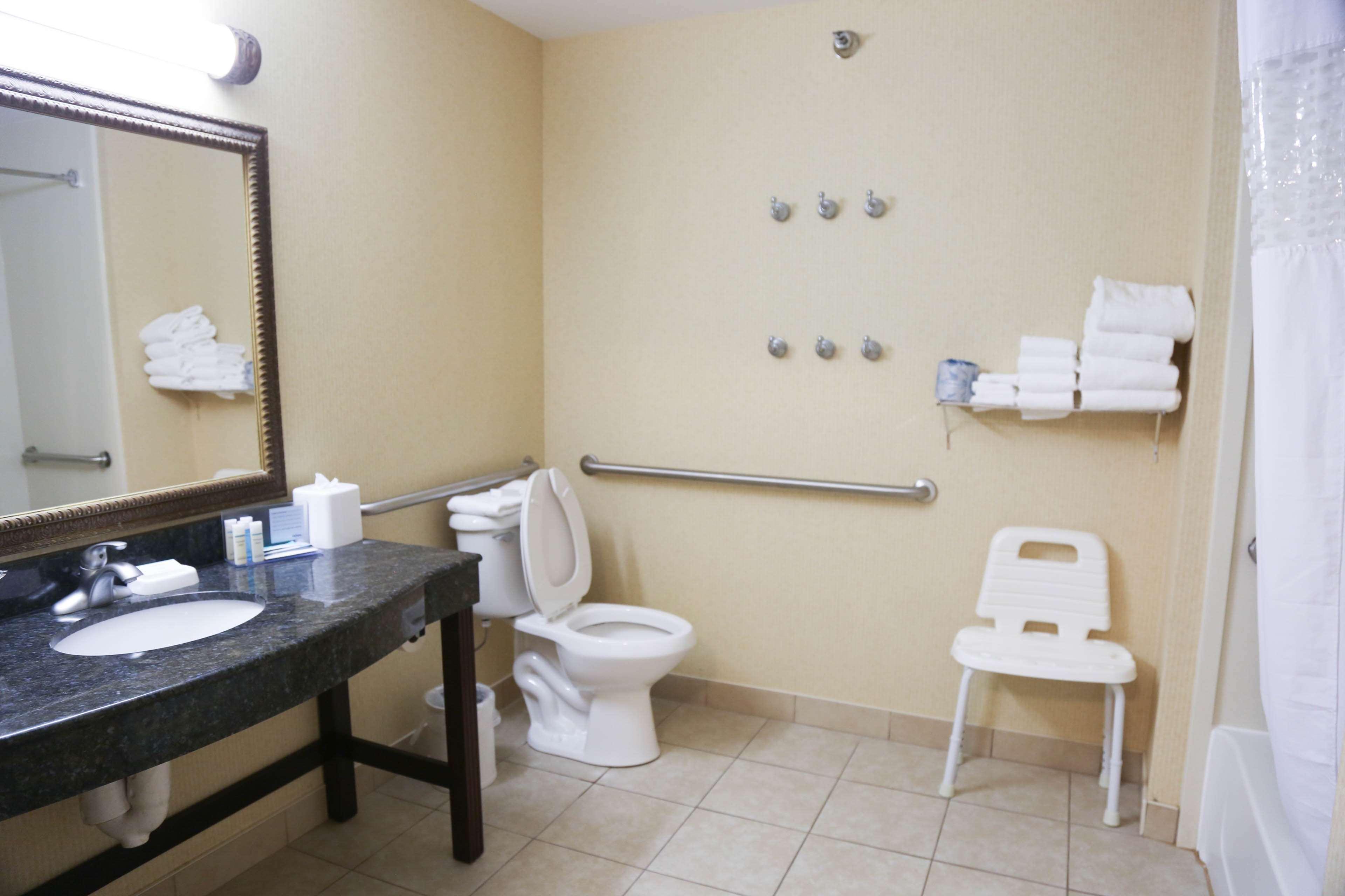 Hampton Inn Морхед Екстериор снимка