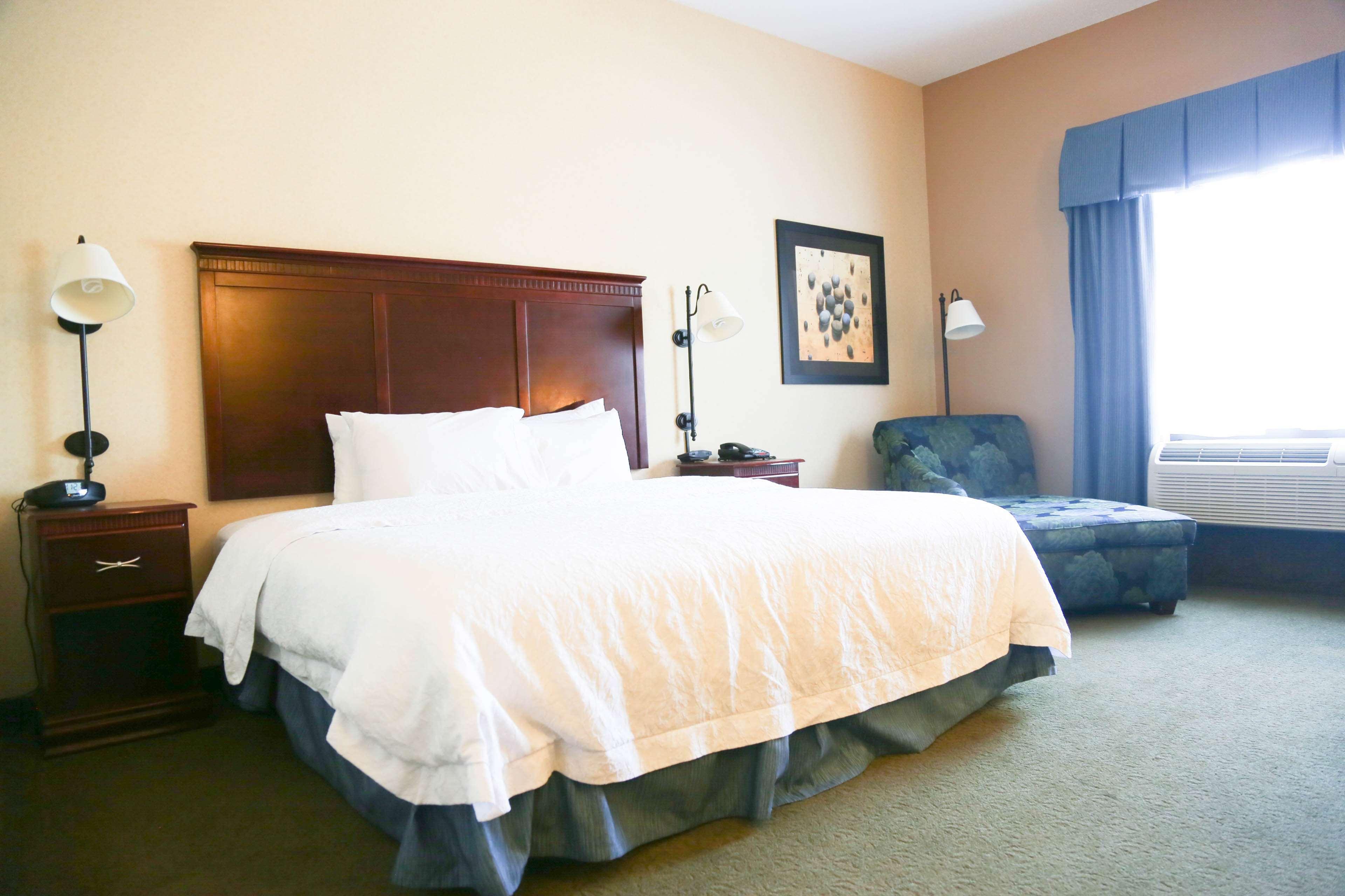 Hampton Inn Морхед Екстериор снимка