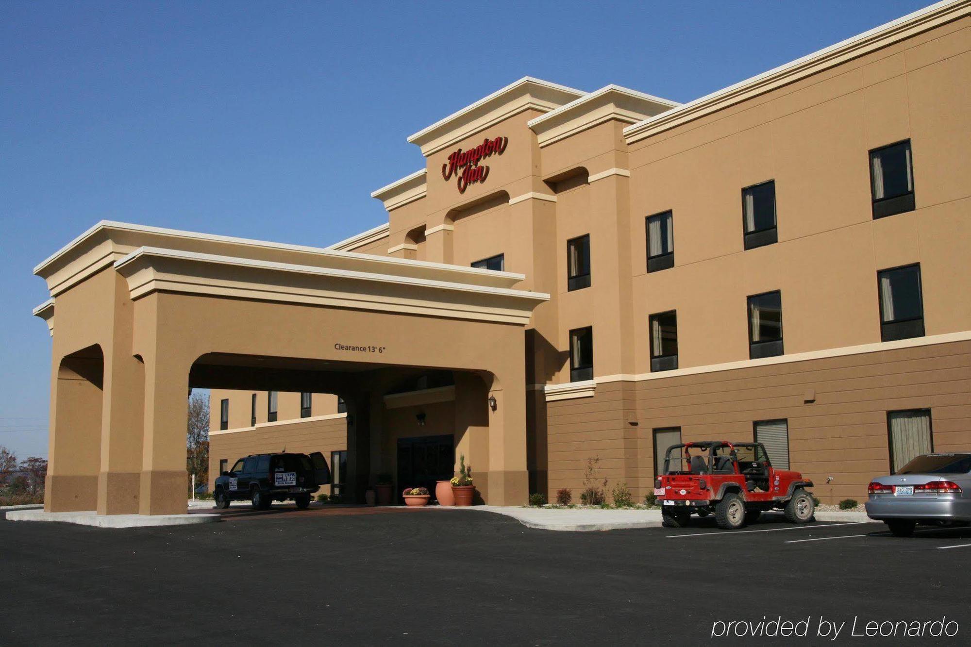 Hampton Inn Морхед Екстериор снимка